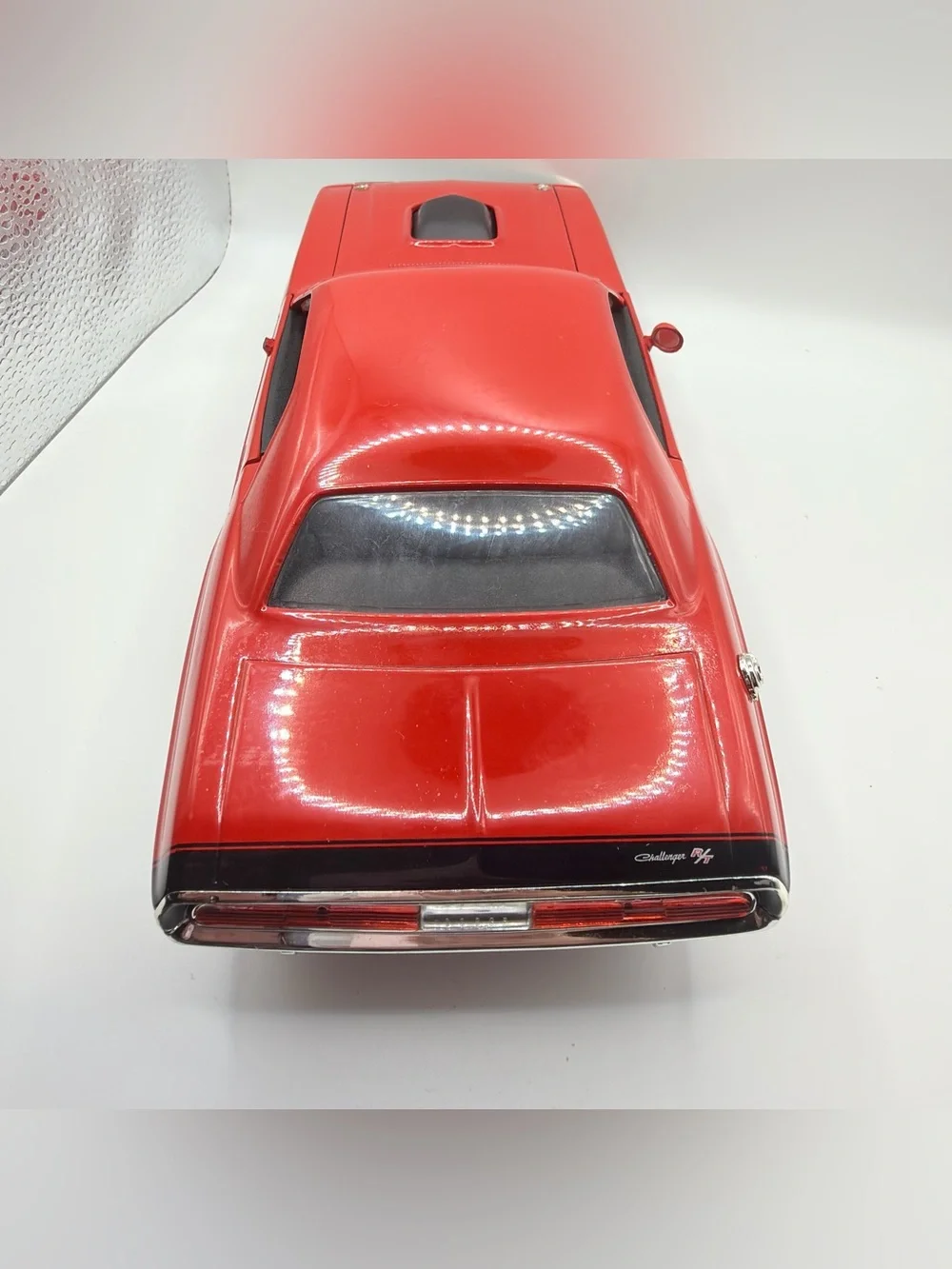 10A ERTL American Muscle - 1970 DODGE CHALLENGER R/T HEMI Red 1/18 Loose No Box